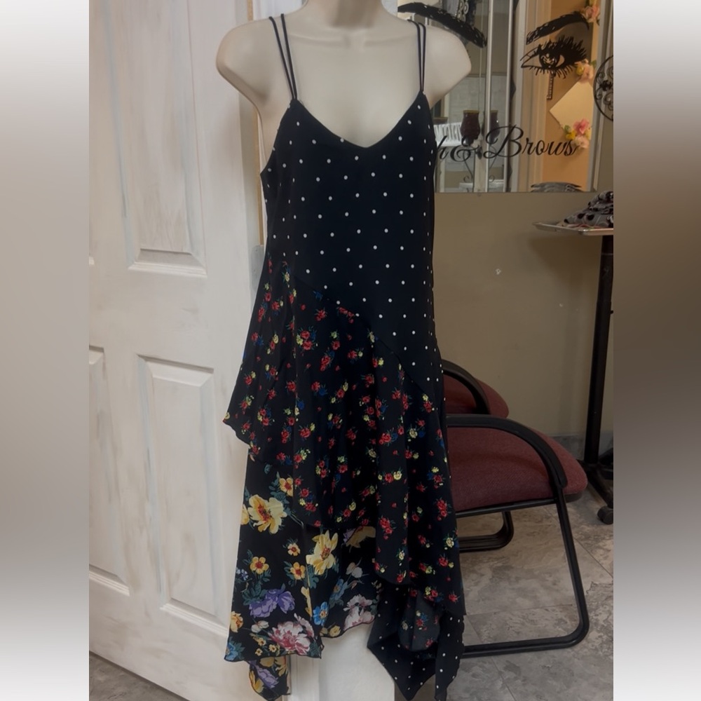 Women summer multi- color floral dress. SZ XS. NWT